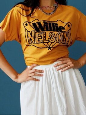 Daydreamer Willie Nelson Tee